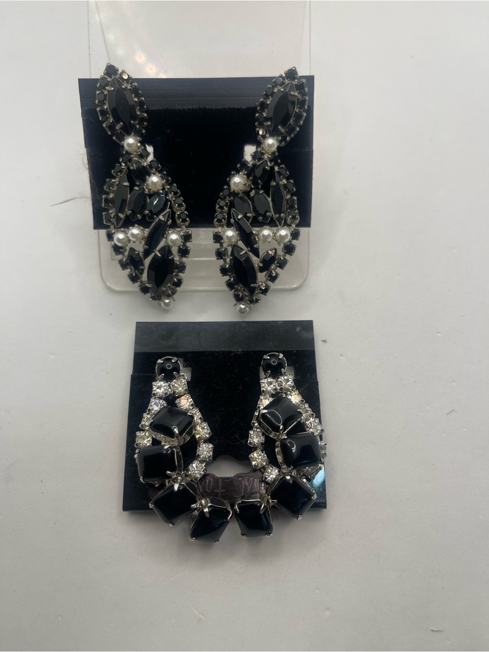 2 pair of Vintage Elegant Black Crystal Drop clip Earrings with Pearl Accents